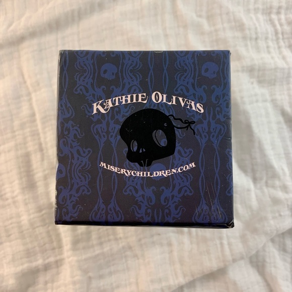 “Beaumont” Kathie Olivas The Scavengers Collection - Picture 7 of 12